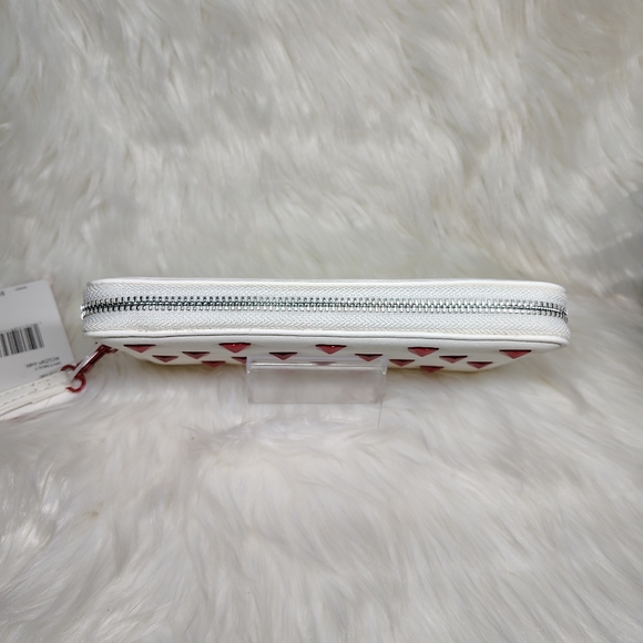 Betsey Johnson Heart Valentine Zip Around Wristlet Wallet - Picture 5 of 15